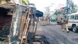 ভারতের ব্যাঙ্গালোরে সহিংসতা, পুলিশের গুলিতে নিহত ৩