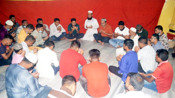 কেন্দ্রীয় আ’লীগ নেতৃবৃন্দের রোগমুক্তি কামনায় মহানগর শ্রমিকলীগের দোয়া ও মিলাদ মাহফিল