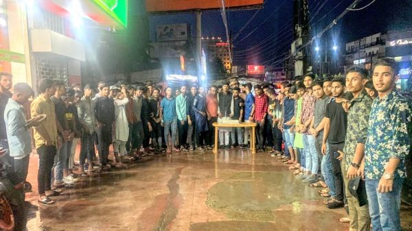 যুবলীগ নেতা মাহিনের জন্মদিন উপলক্ষে জেলা ও দক্ষিণ সুরমা ছাত্রলীগের খাদ্য সামগ্রী বিতরণ