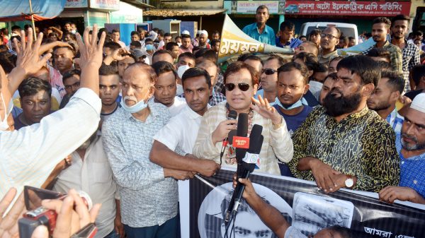 রায়হান হত্যাকারীদের ফাঁসির দাবিতে বৃৃহত্তর আম্বরখানা এলাকাবাসীর মানববন্ধন