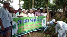 গোলাপগঞ্জের ফুলবাড়িতে আঞ্জুমানে মোত্তাবেয়ীনে গাউছে মাইজ ভান্ডারীর বৃক্ষরোপ