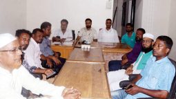 সিলেটে অবৈধ সিএনজি অটোরিক্সার বিরুদ্ধে কঠোর অবস্থানে মালিক সমিতি