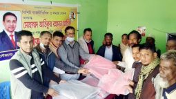 বিশিষ্ট শিল্পপতি ও সমাজসেবক জাপা নেতা আতিকুর রহমান আতিকের শীতবস্ত্র বিতরণ
