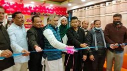 নতুন আঙ্গিকে বিয়ে বাড়ি লাইটিং ফ্যাশন মেডিকেয়ার এন্ড ইভেন্ট ম্যানেজমেন্টের ফিতা কেটে উদ্বোধন