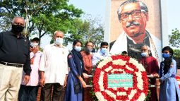 জাতির পিতার প্রতিকৃতিতে মুক্তিযোদ্ধা সংসদ জেলা ইউনিটের শ্রদ্ধা নিবেদন
