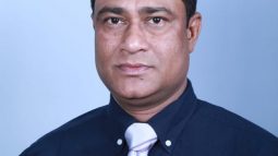 নৌকার মাঝি হতে নেতৃবৃন্দের সহানুভূতি কামনা আজাদের