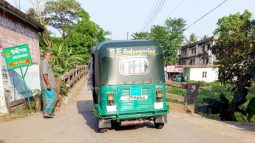 লালাবাজারে সরু সেতু দিয়ে চলাচল, দূর্ভোগে দুই উপজেলার মানুষ