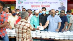 দুস্থ ও ছিন্নমূল মানুষের মধ্যে সিলেট মহানগর ছাত্রলীগের ইফতার বিতরণ