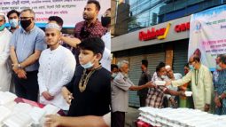 দুর্বার এর পক্ষ থেকে রাতিন সওদাগরের ইফতার বিতরণ