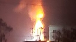 নারায়ণগঞ্জের রূপগঞ্জে সজীব গ্রুপের অঙ্গ প্রতিষ্ঠান হাসেম ফুড অ্যান্ড বেভারেজ কারখানায় ভয়াবহ অগ্নিকাণ্ডের ঘটনা ঘটেছে।