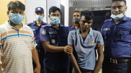 সাভারের হেমায়েতপুর থেকে ডাকাতি হওয়া ট্রাকসহ ১১টি গরু উদ্ধার করেছে মানিকগঞ্জ সদর থানা পুলিশ